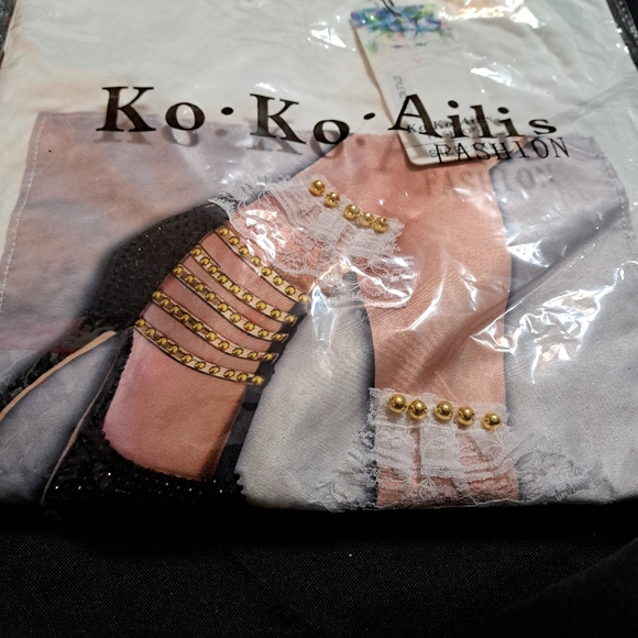 Ruffles & Heels Top Size 1X - Picture 6 of 9